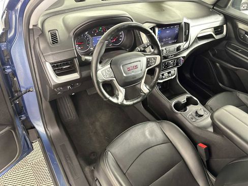 Used 2024 GMC Terrain SLT image 10