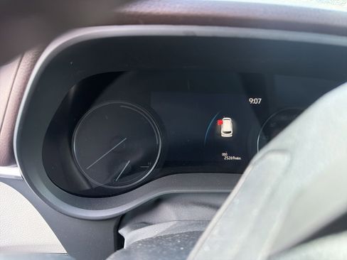 Certified 2023 Toyota Sienna Platinum image 11