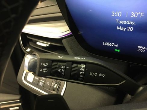 Used 2025 Buick Enclave Preferred image 39