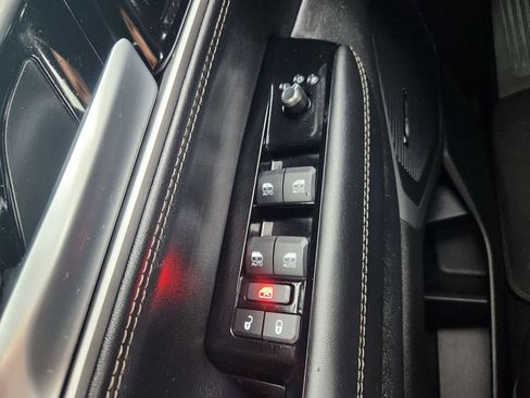 Used 2025 Jeep Wagoneer L 4WD image 25