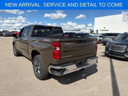 Used 2024 Chevrolet Silverado 1500 LT AWD/4WD image 8