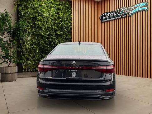 Used 2025 Volkswagen Jetta SE FWD image 24