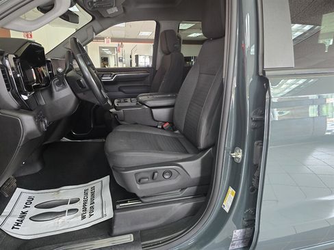 Used 2025 Chevrolet Silverado 1500 LT AWD/4WD image 9