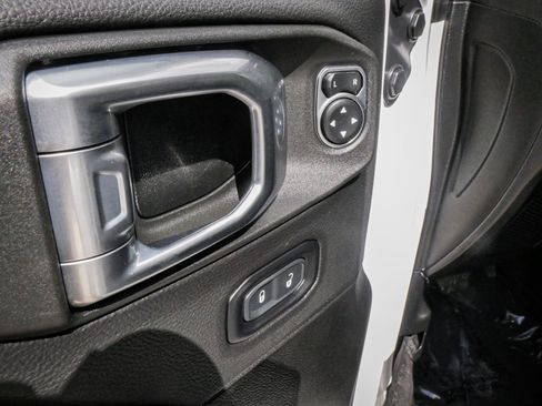 Used 2022 Jeep Wrangler Unlimited Rubicon 4xe w/ Cold Weather Group AWD/4WD image 15