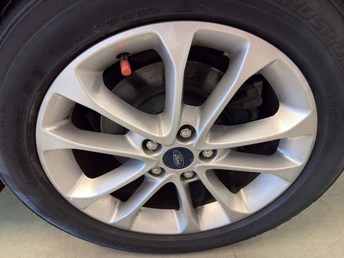Used 2020 Ford Fusion SE FWD image 34