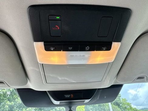 Used 2025 Nissan Pathfinder SV AWD/4WD image 45