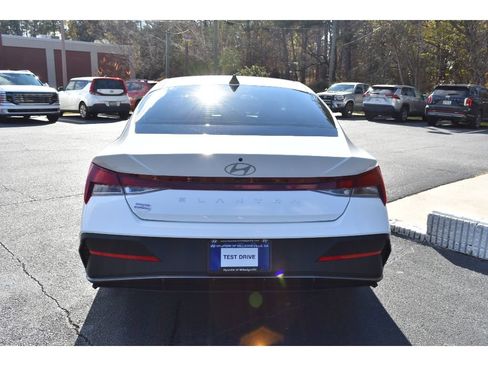 New 2026 Hyundai Elantra SE image 4
