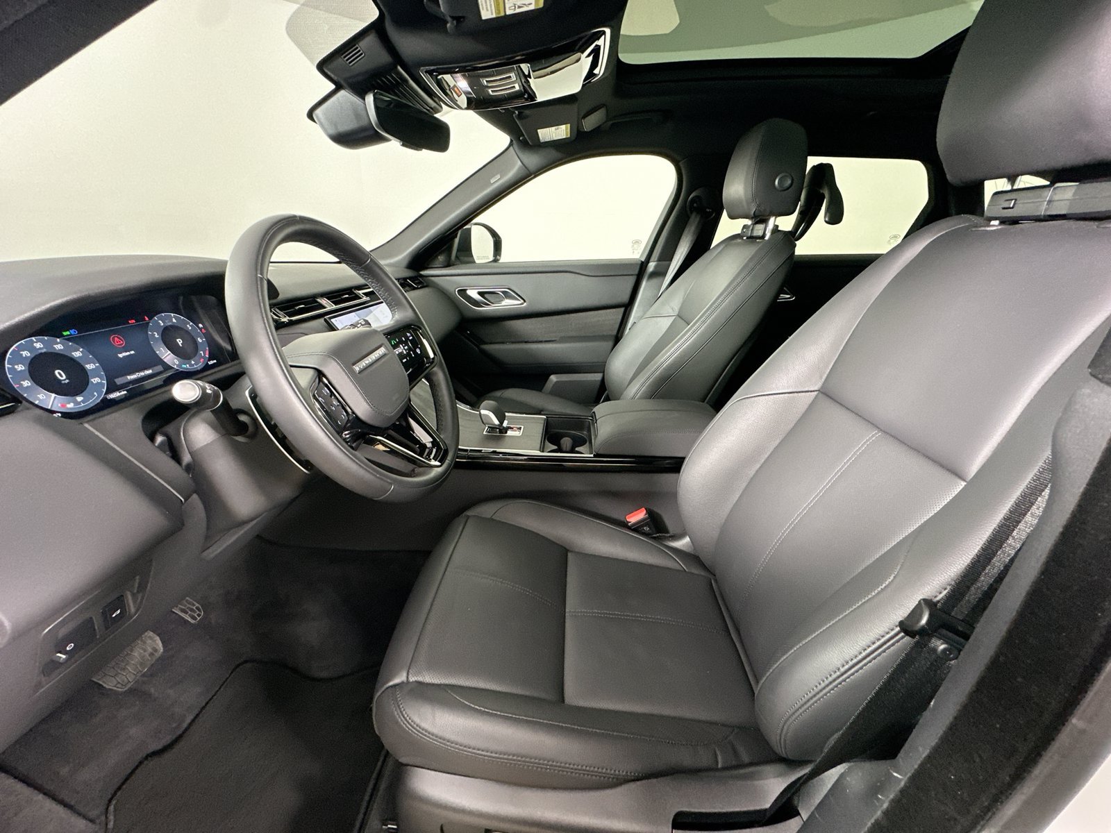 New 2026 Land Rover Range Rover Velar S AWD/4WD image 32