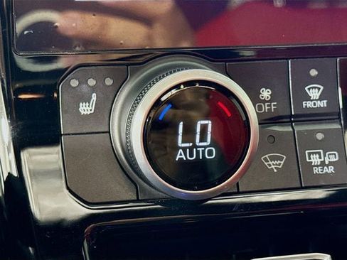 Used 2023 Toyota Highlander XSE image 19