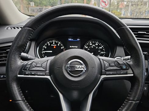 Used 2020 Nissan Rogue SL w/ Premium Package image 20