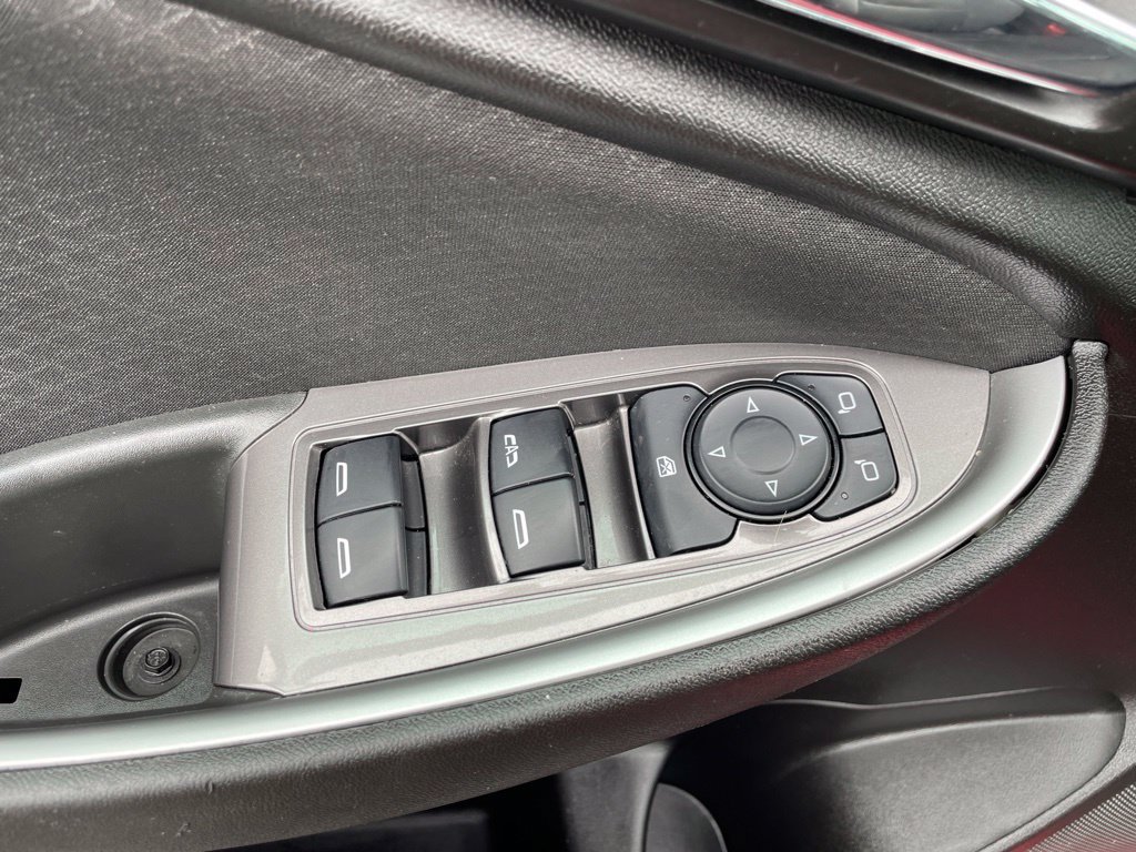 Used 2025 Chevrolet Malibu LT FWD image 17