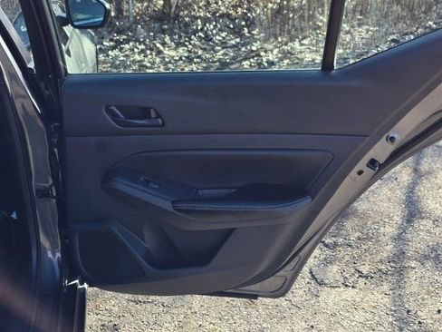 Used 2024 Nissan Altima 2.5 SV image 15