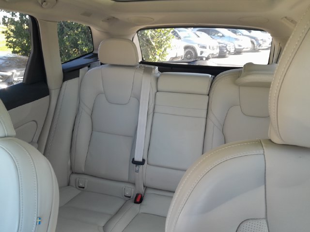 Used 2022 Volvo XC60 T8 Inscription w/ Advanced Package AWD/4WD image 14