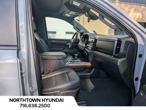 Used 2024 Chevrolet Silverado 1500 LT Trail Boss w/ LT Trail Boss Premium Package AWD/4WD image 35