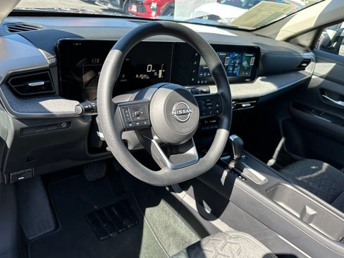 Used 2026 Nissan Kicks SV FWD image 23