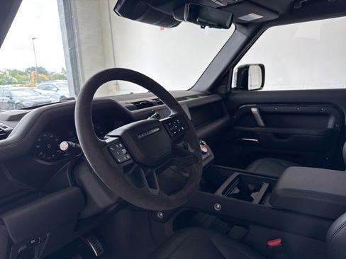 Used 2024 Land Rover Defender 90 V8 image 24