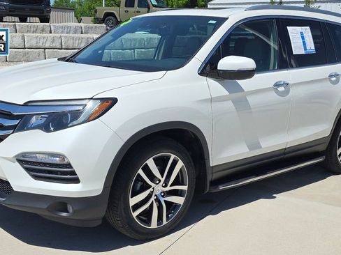 Used 2016 Honda Pilot Touring image 1