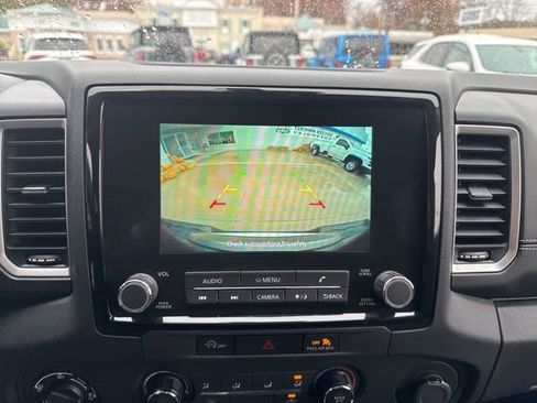 Used 2023 Nissan Frontier SV image 32
