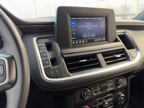 Used 2022 Chevrolet Tahoe 2WD image 21