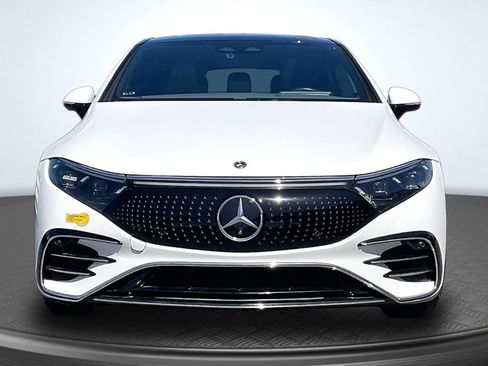Used 2022 Mercedes-Benz EQS 450+ Sedan image 3