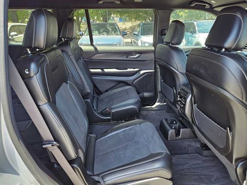 Used 2025 Jeep Grand Cherokee L Laredo AWD/4WD image 18