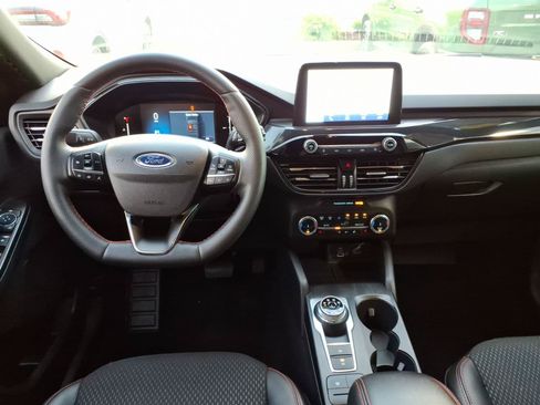 Certified 2025 Ford Escape ST-Line Select AWD/4WD image 13
