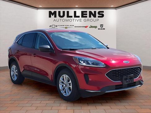 Used 2022 Ford Escape SE w/ Convenience Package image 3