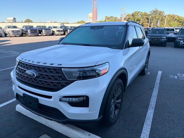 Used 2021 Ford Explorer XLT w/ Equipment Group 202A RWD image 1