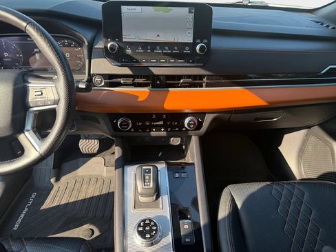 Used 2023 Mitsubishi Outlander SEL AWD/4WD image 11