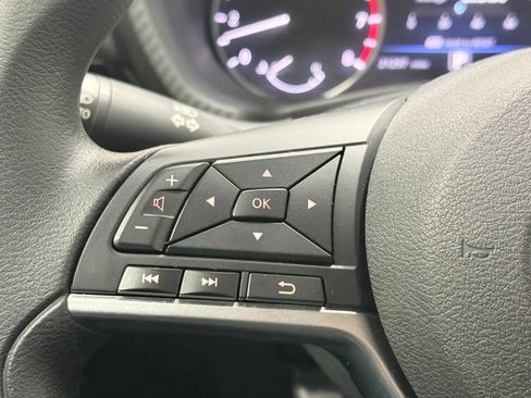 Used 2025 Nissan Sentra SV FWD image 20