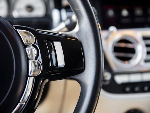 Used 2014 Rolls-Royce Ghost image 21