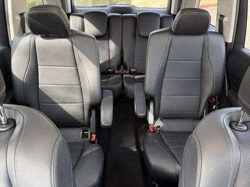 Used 2023 Mercedes-Benz GLS 450 4MATIC w/ AMG Line Exterior image 28