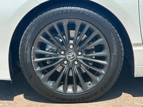 Used 2019 Toyota Avalon XSE w/ All Weather Liner Package FWD image 31