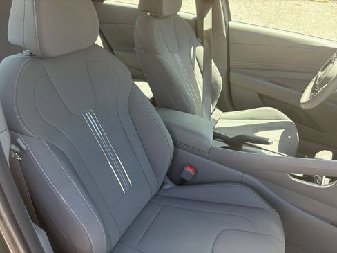 Used 2026 Hyundai Elantra Sport FWD image 31