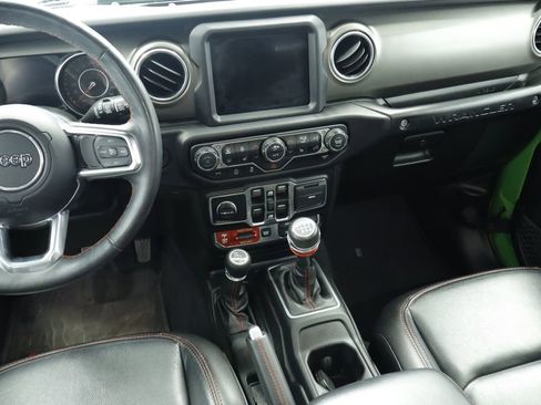 Used 2019 Jeep Wrangler Unlimited Rubicon w/ Uconnect 4C Nav & Sound Group AWD/4WD image 22
