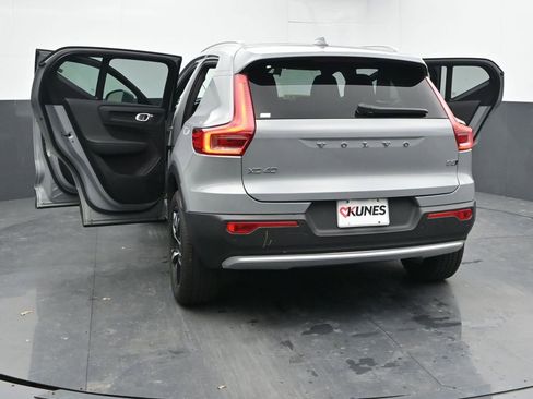 Used 2025 Volvo XC40 B5 Core AWD/4WD image 50