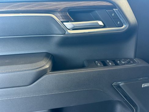 Used 2025 Chevrolet Silverado 1500 LT Trail Boss w/ LT Trail Boss Premium Package image 10