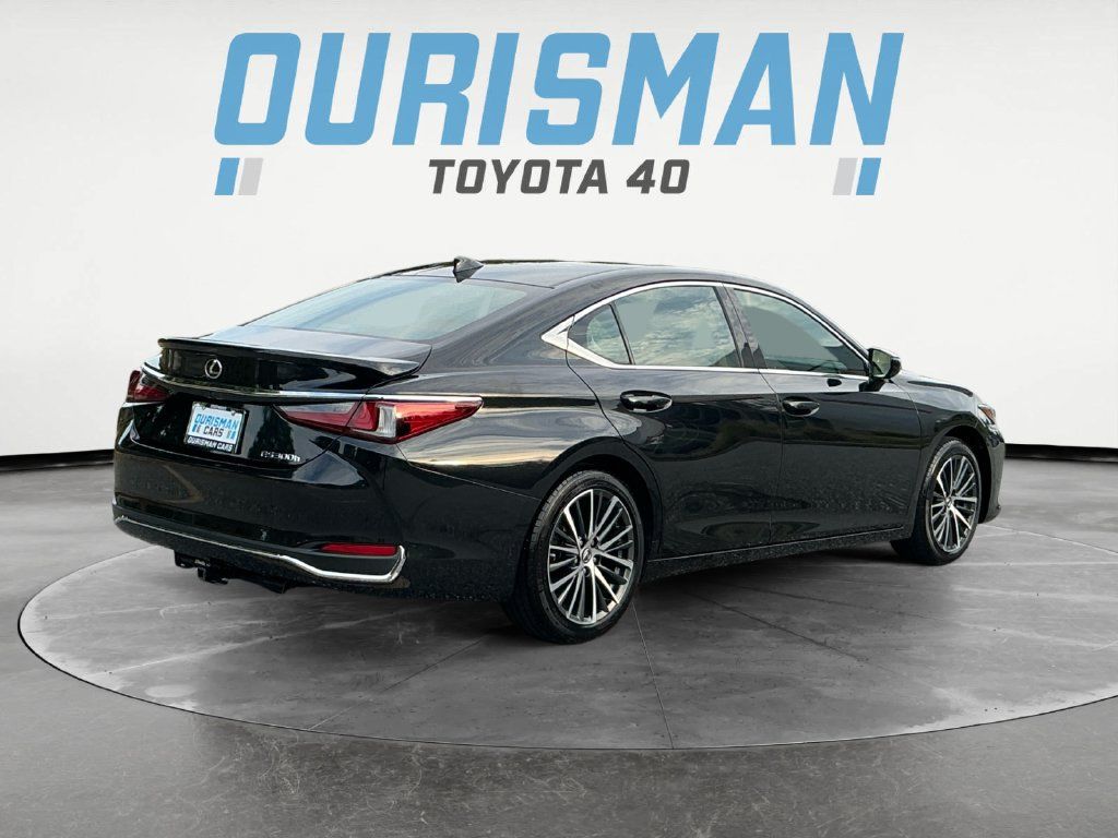 Used 2023 Lexus ES 300h w/ Premium Package FWD image 7
