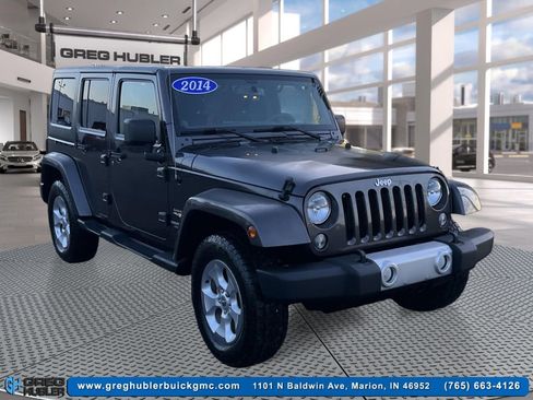 Used 2014 Jeep Wrangler Unlimited Sahara w/ Dual Top Group image 3