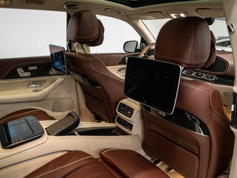 Used 2026 Mercedes-Benz Maybach GLS 600 4MATIC image 29