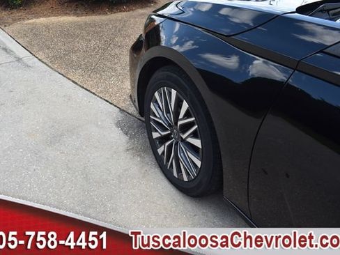 Used 2024 Nissan Altima 2.5 SV FWD image 15