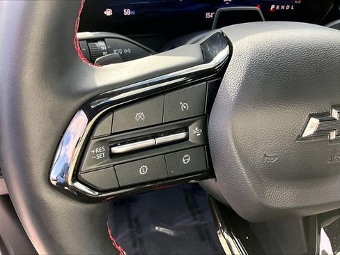 Used 2025 Chevrolet Traverse RS FWD image 20