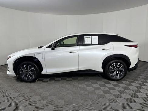 Used 2025 Lexus RZ 450e w/ Accessory Package (Z2) image 7
