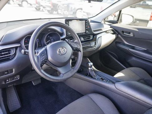 Used 2020 Toyota C-HR LE FWD image 13