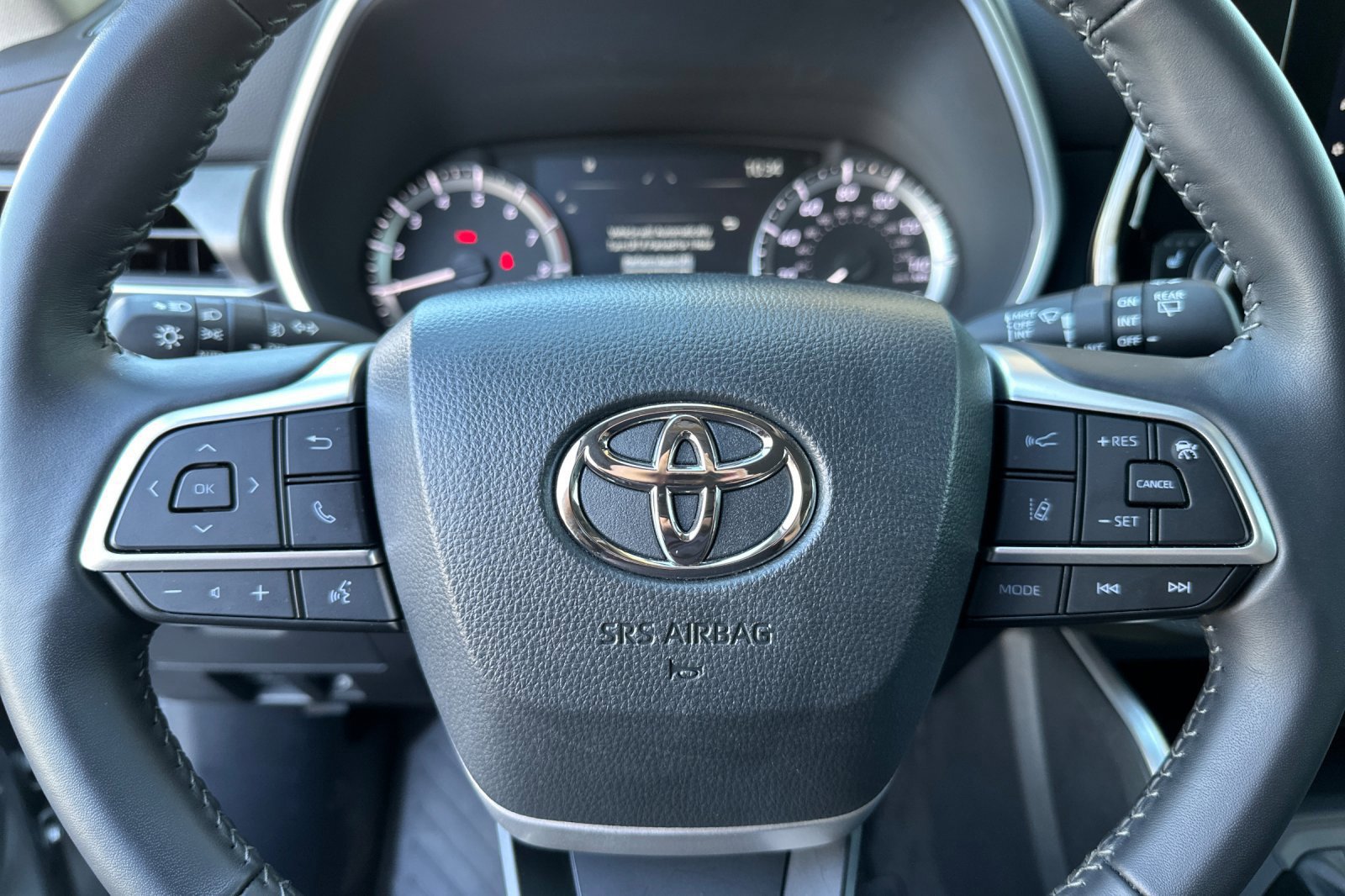 Used 2026 Toyota Highlander XLE AWD/4WD image 25