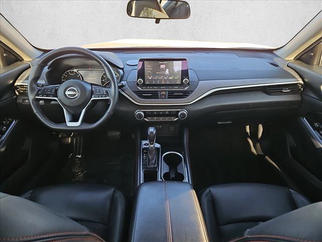 Used 2025 Nissan Altima 2.5 SR FWD image 17