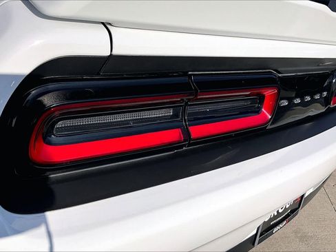 Used 2022 Dodge Challenger SXT w/ Driver Convenience Group image 27
