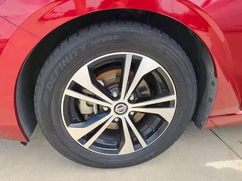 Used 2020 Nissan Sentra SV w/ Trunk Package FWD image 11
