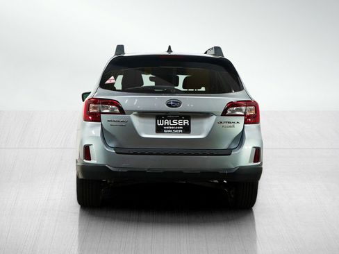 Used 2017 Subaru Outback 2.5i Premium image 4
