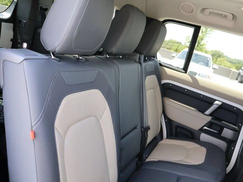 Certified 2024 Land Rover Defender 130 X-Dynamic SE AWD/4WD image 12
